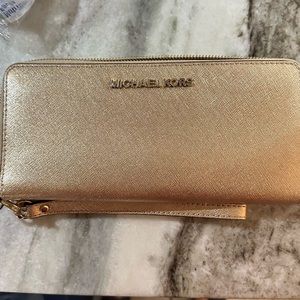 Michael Kors Large Wallet Wristlet